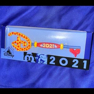 New Collectible Disney Mikey Minnie Mouse 2021‎ Special Edition Key Set